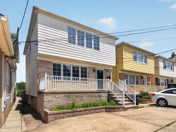 23 Marion Ct, Bayonne NJ 07002