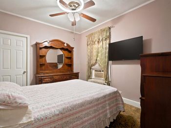 243 Jewett Ave