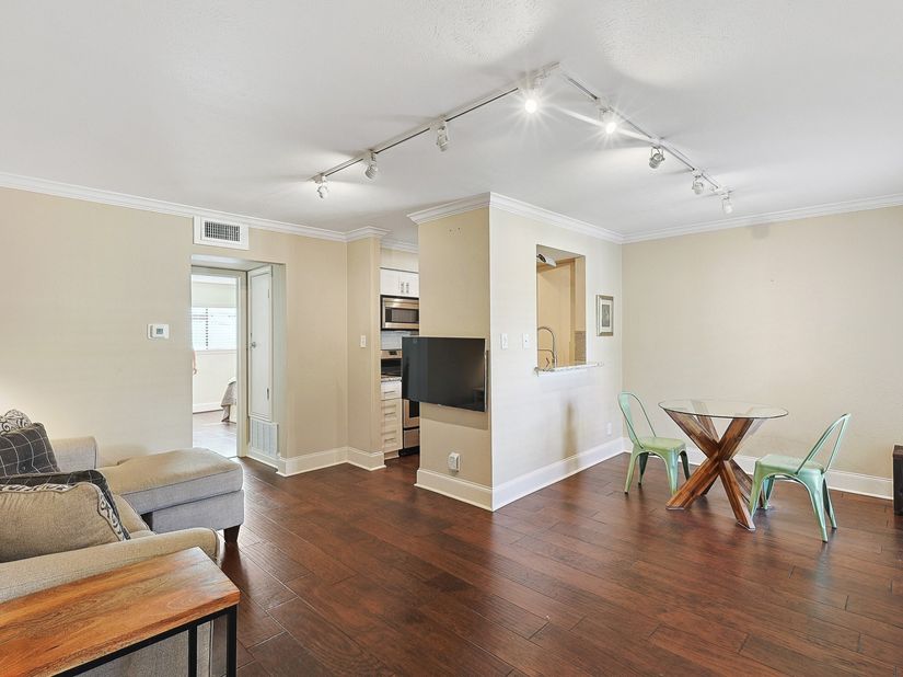 3402 Garrott Street 15, Houston TX 77006