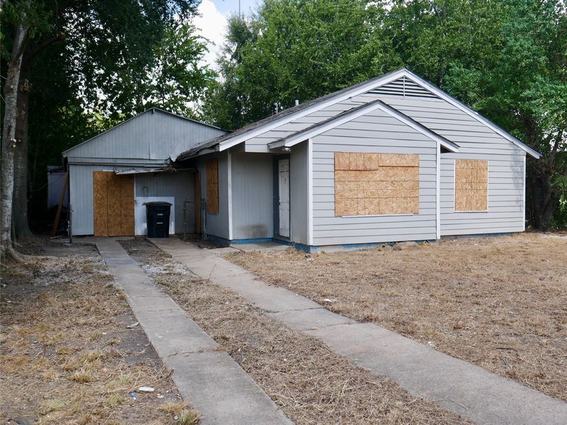5221 Malmedy Road, Houston TX 77033
