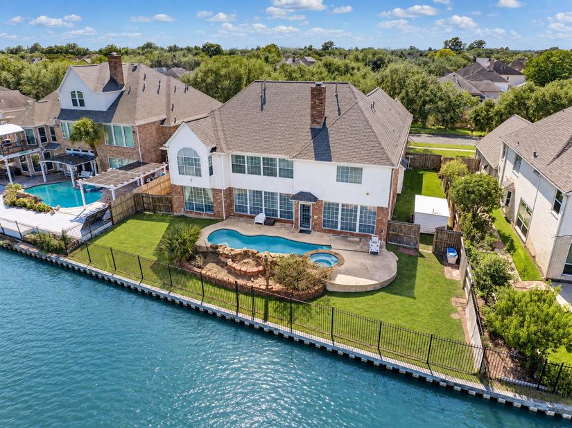 1907 Waterside Drive, Missouri City TX 77459
