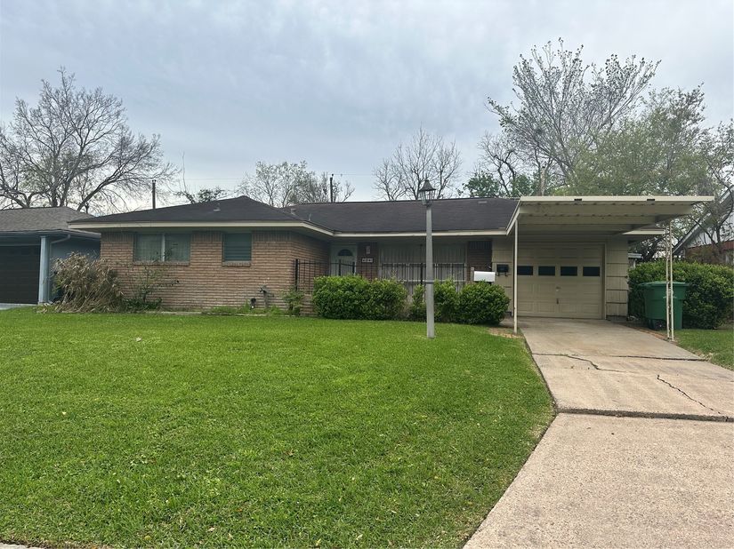 6841 Concho Street, Houston TX 77074