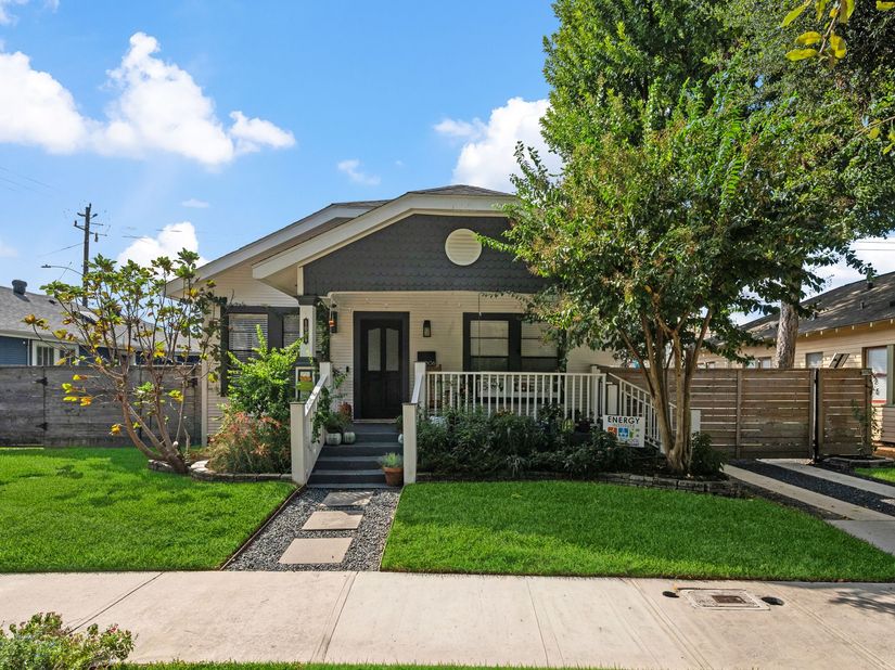 1006 W Temple Street, Houston TX 77009