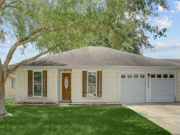 16706 Schooners Way, Friendswood TX 77546