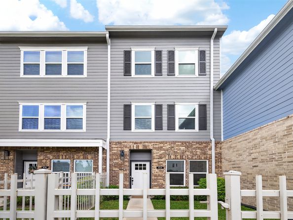 5262 Ella Boulevard 104, Houston TX 77018