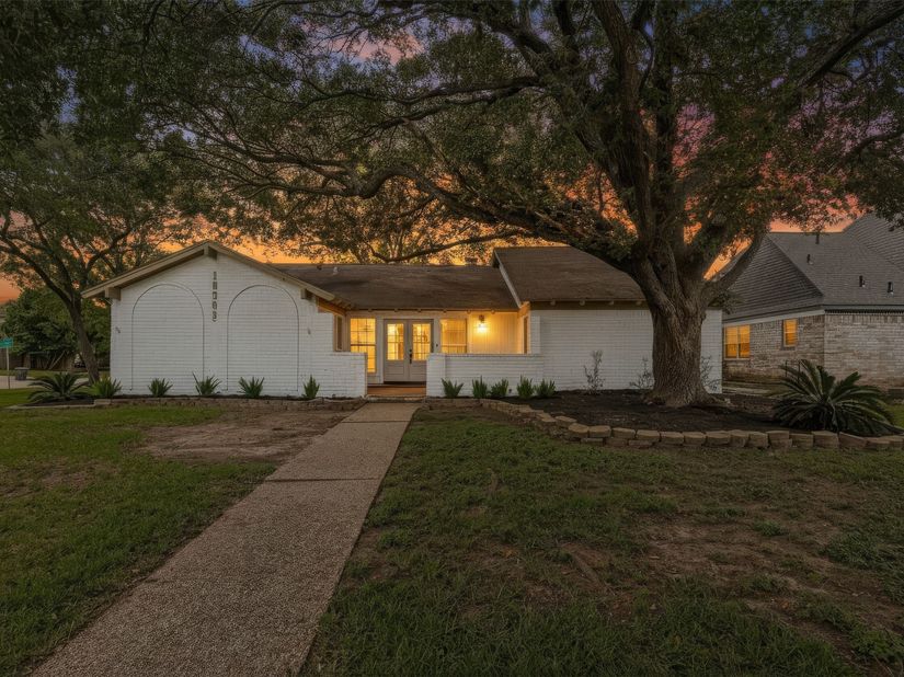 10903 Holly Springs Drive, Houston TX 77042