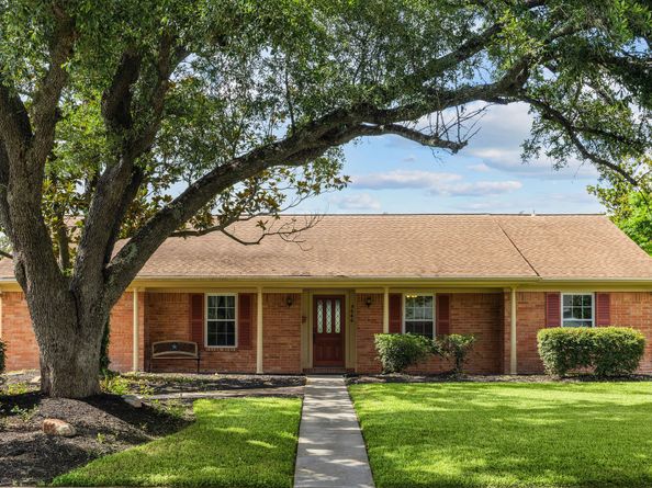 9646 Fairdale Lane, Houston TX 77063