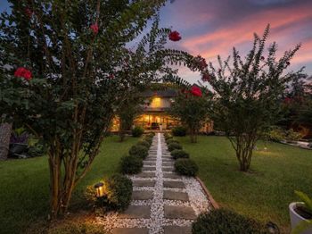 5526 Darschelle Drive