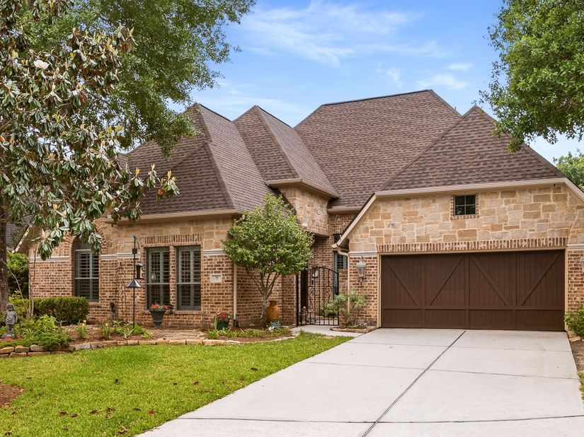 99 N Mews Wood Court, The Woodlands TX 77381