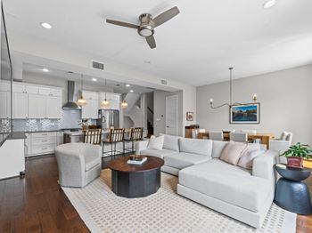 910 W 18th Street