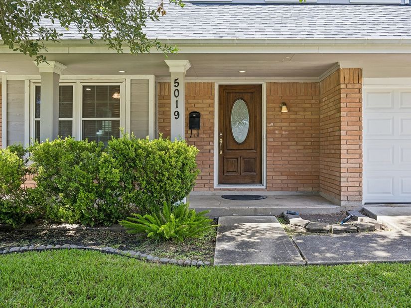 5019 Kinglet Street, Houston TX 77035