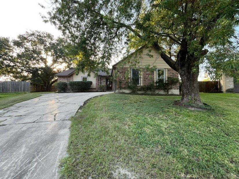 6619 Foxfern Street, Houston TX 77049
