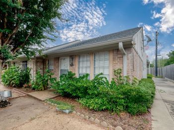 1016 Tri Oaks Lane