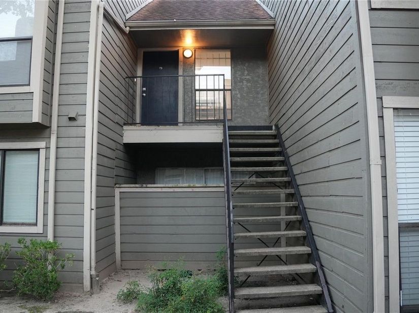 6601 Sands Point Drive 73, Houston TX 77074