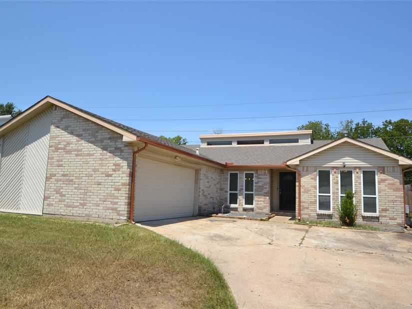15718 FOX SPRINGS Drive, Houston TX 77084
