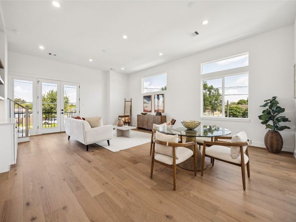 2806 Mills Street, Houston TX 77026