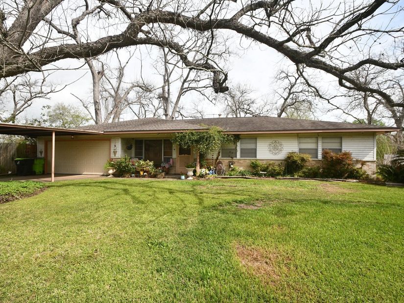 607 Riveredge Drive, Richmond TX 77406