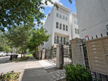 2505 Dorrington