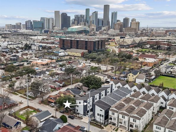 321 N Nagle Street, Houston TX 77003