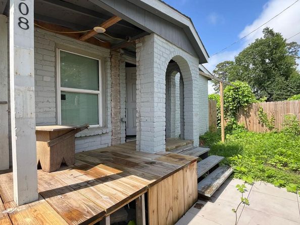 6908 LARKSTONE Street, Houston TX 77028