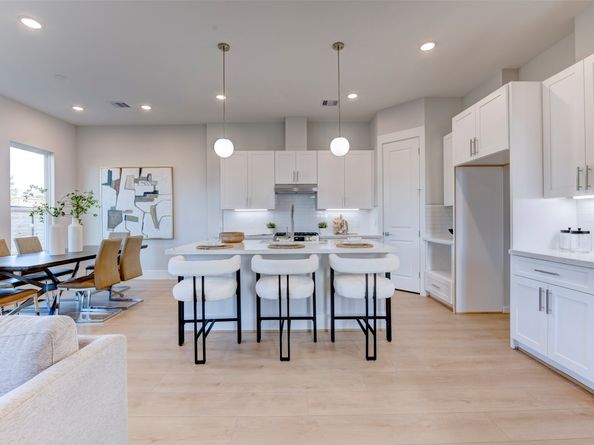 5132 Rosslyn Road, Houston TX 77018