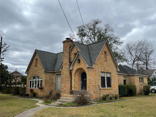 200 S Cherry Street S, Tomball TX 77375