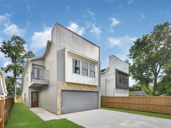 90 Burres Street B, Houston TX 77022