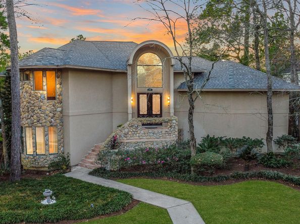 3 Hillside View Place, The Woodlands TX 77381