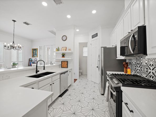 1330 Malone Street, Houston TX 77007