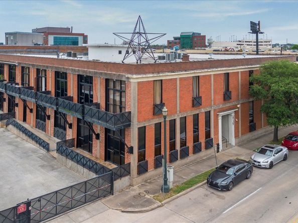 915 N San Jacinto Street 2D, Houston TX 77002