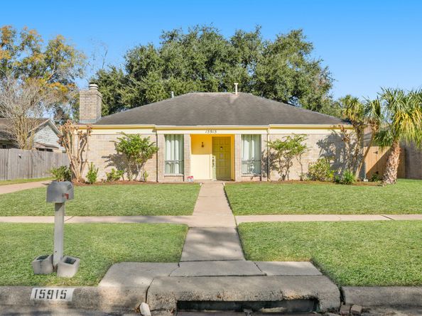 15915 Dunmoor Drive, Houston TX 77059