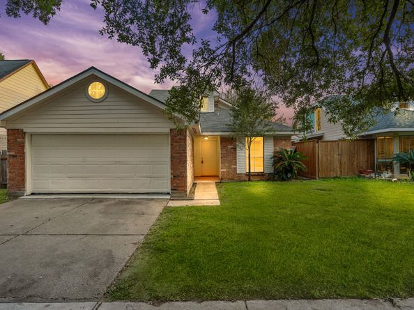 13527 Avonshire Drive, Houston TX 77083