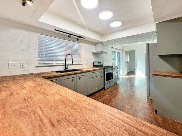 3230 Beaver Glen Drive, Houston TX 77339