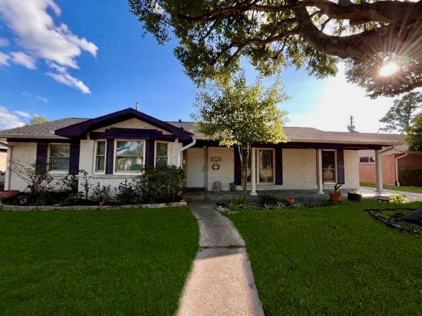 5623 Dumfries Drive, Houston TX 77096