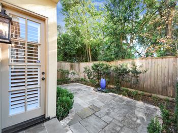 9291 Buffalo Speedway