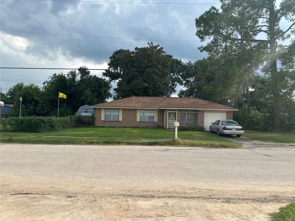 6837 Barney Road, Houston TX 77092