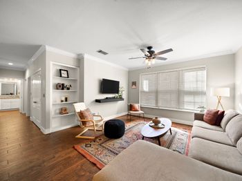 1711 Old Spanish Trail