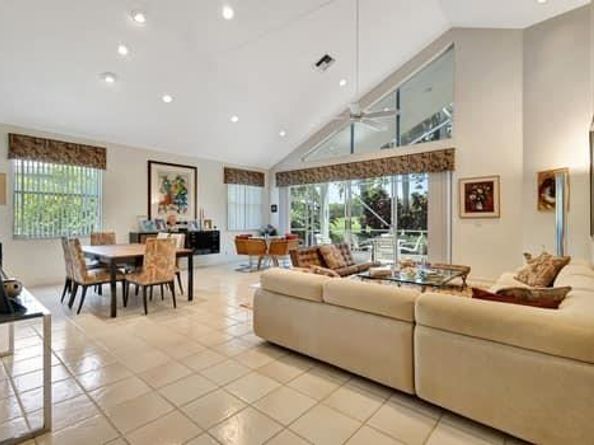 11917 Fountainside Cir, Boynton Beach FL 33437