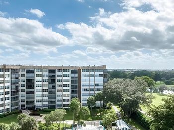 1000 Saint Charles Place