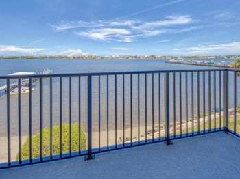 896 N Federal Highway