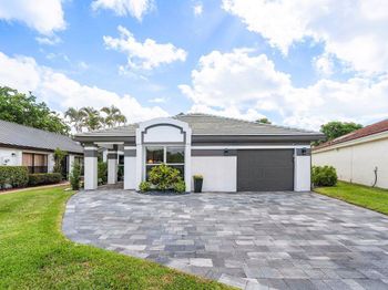 11158 Highland Circle