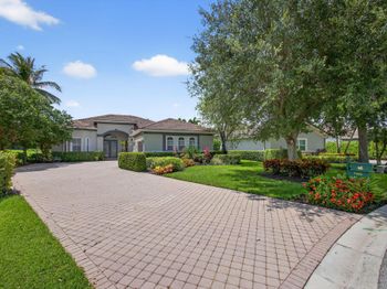 7411 Ironhorse Boulevard