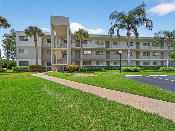 5574 Witney Drive 102, Delray Beach FL 33484