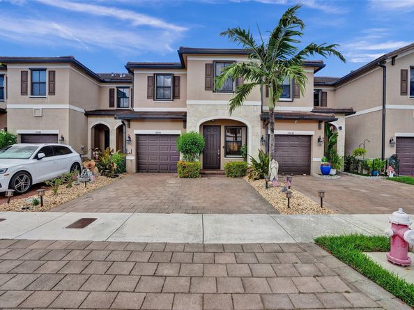 10396 W 34th Ln, Hialeah FL 33018