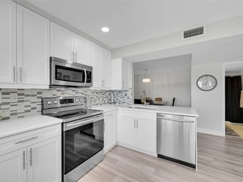 15450 Pembridge Avenue