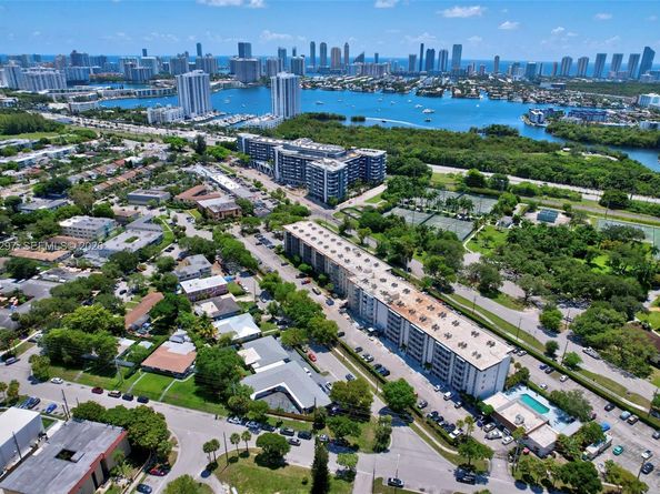 16851 NE 23 Avenue 611, North Miami Beach FL 33160