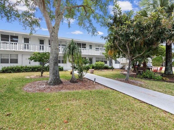 412 Sheffield Q, West Palm Beach FL 33417