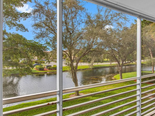 2006 Granada Dr N2, Coconut Creek FL 33066