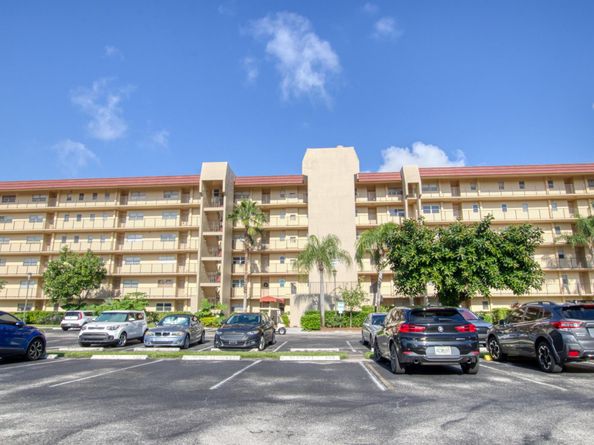 3590 Via Poinciana 614, Lake Worth FL 33467