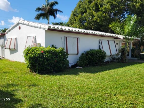 800 NE 3rd Street, Hallandale Beach FL 33009
